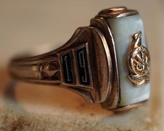 Vintage Class Ring - Retro JOSTEN 10k Yellow Gold Mother of Pearl
