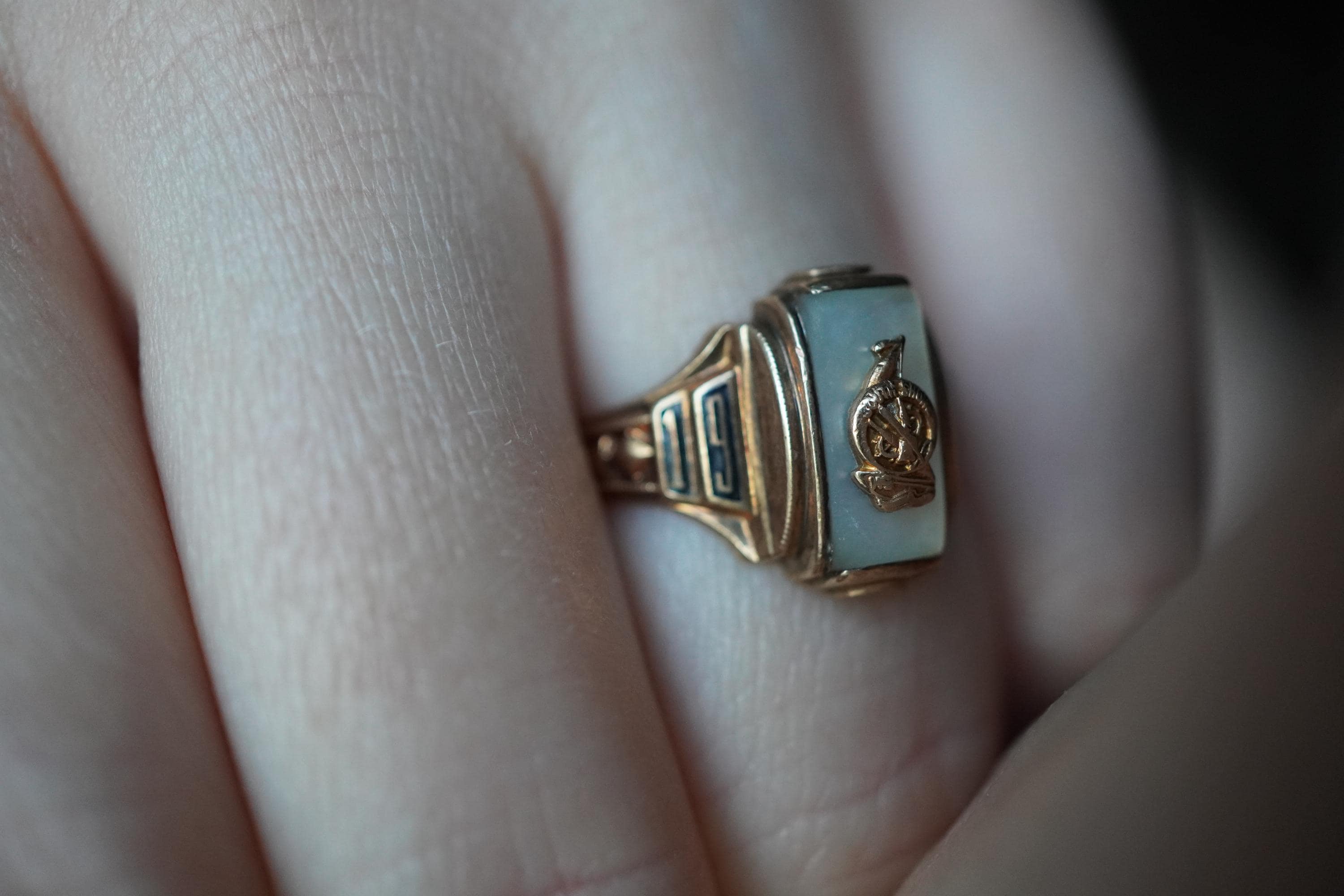Vintage 1959 Jostens Class Ring 10K Gold Mother of Pearl Black