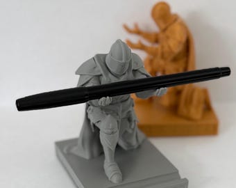 Knight Pen Holder Desk Organizer – Unique Medieval Office Decor & Gift for Executives