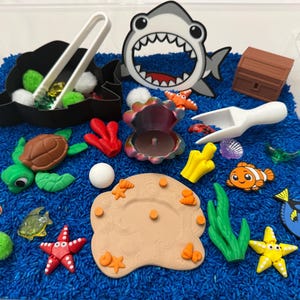 Ocean Sensory Bin Montessori Play Kit, Sea Life Sensory Activity for Toddlers & Kids, Shark Ocean Bin, Fine Motor Learning Toy
