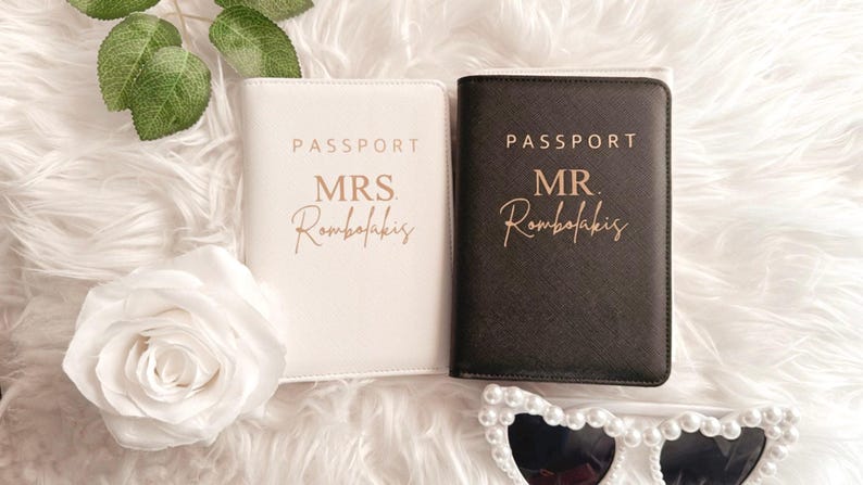 Passport Holder Set – Personalized Leather Travel Wallets for Couples
