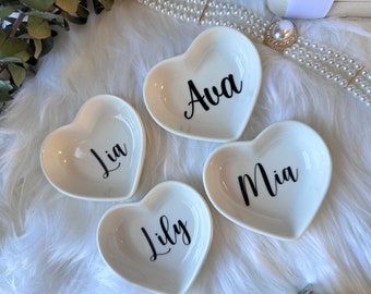 Personalized Jewelry Dish, Bridesmaid Gifts, Engagement Ring Dish, Birthday Gift for Her, Graduation Gift, Bridal Shower Gift, Gift for Mom