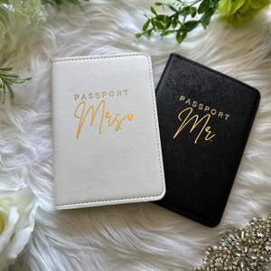 Meneer en mevrouw paspoortomslag huwelijkscadeaus Gepersonaliseerde cadeaus voor stel Cadeaus voor bruid en bruidegom Cadeau voor pasgetrouwden Cadeau pas getrouwd stel