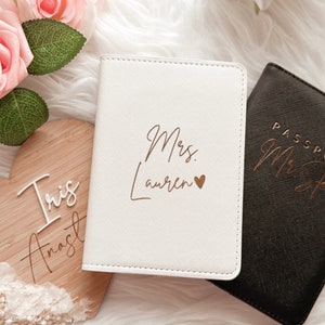 Mr & Mrs gepersonaliseerde paspoorthouderset, gepersonaliseerde paspoorthoes, gepersonaliseerd bagagelabel, reisset, huwelijkscadeau, voor hem en haar