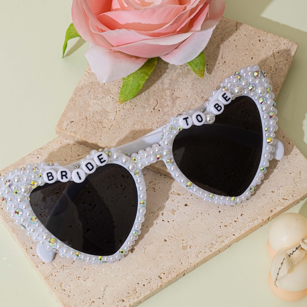 Summer personalized glasses, bridal sunglasses, pearl sunglasses for the bride, bridal heart sunglasses, bridal shower