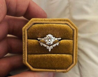 Vintage Oval Moissanite Ring Set: Rose Gold Marquise Diamond Bridal Rings