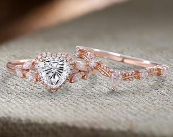 Heart cut Moissanite Engagement ring set Vintage Diamond urved wedding band Rose gold stackinig ring Unique leaf Bridal set Anniversary gift