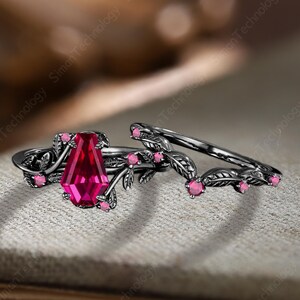 Coffin cut Ruby Engagement Ring Set Vintage Gold July Birthstone Propose Ring Unique Gothic Leaf Stack Curved Wedding Band A nniversary gift