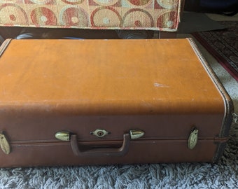vintage 1950's Samsonite streamlite shwayder hardshell suitcase