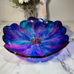 Customizable Resin Art Flower Shape Bowl, Sculpture Bowl, Vibrant Flower Bowl, Rainbow Bowl, Multicolor Bowl - Size approx 12.5”x3”