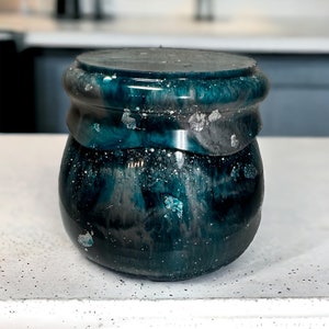 Resin Art Storage Jar with Ruffle Screw on Lid