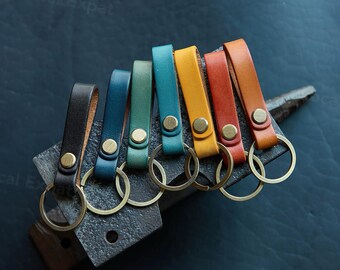 Llavero de cuero grabado: dije para bolso personalizado y hecho a mano