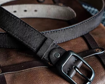 Cinturón de piel auténtica para hombre: Regalo personalizado con letra grabada, accesorio vintage para bodas
