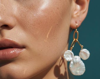 Pendientes colgantes de oro con perla de agua dulce natural de dalia