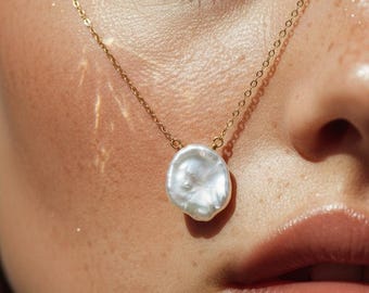 Delicado collar de oro con perlas Keshi