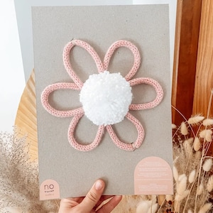 Knitted Wire Pom Pom Daisy Flower Shape Wall Decor