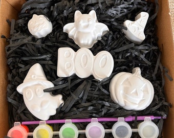 Halloween paint your own craft kit