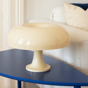 Lampe champignon en blanc cassé | Lampe de chevet design des années 60 | Lampe de table comme cadeau de pendaison de crémaillère