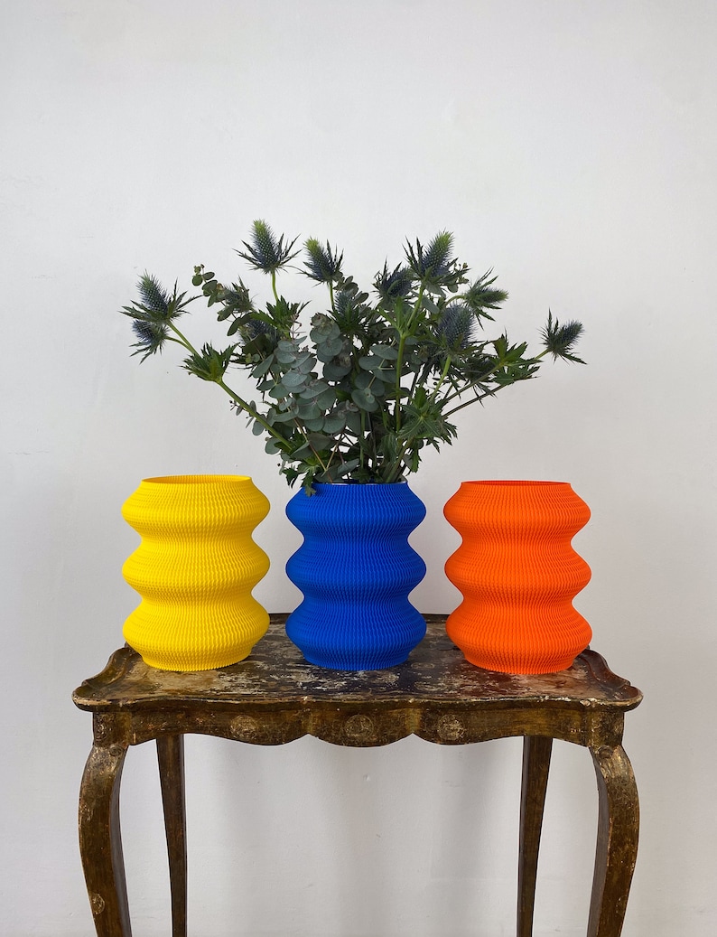 Blauwe designvaas Grote bloemenvaas van gerecycled plastic Moderne glazen vaas voor bloemen Inwijdingsfeest cadeau afbeelding 7