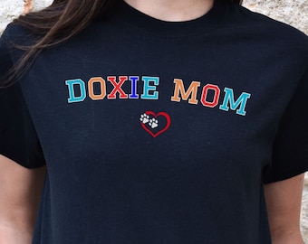 Doxie Mom Shirt, Dachshund Dog Mama tshirt, Weiner Dog Lover Tee, Wiener Gift for Dog Mom, Weenie Dog Dad gift to Dog Mom 2025 Mothers Day