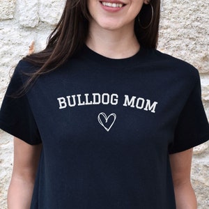 Cute Dog Mom English Bulldog Shirt, Funny British Bulldog Tee for Dog Lovers, Bull dog Mom Gift for Best Friend, Bulldog grandma t-shirt