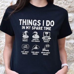 Roliga saker jag gör på min fritid ormskjorta, reptilskjorta, exotisk djur-t-shirt, ormtjusare-t-shirt, ormälskare-present, mors dag 2024