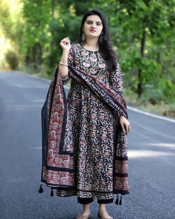 Black Short Anarkali Dress: Knee length kurti with churidar | Latest  outfits, Anarkali dress, Indian wedding wear