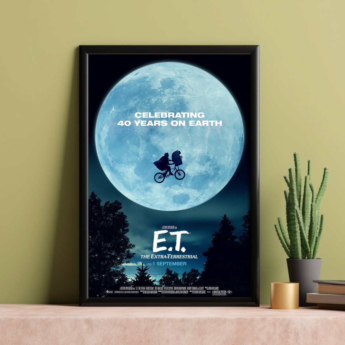 E.T. the Extra-terrestrial 1982 Vintage Classic Movie Poster