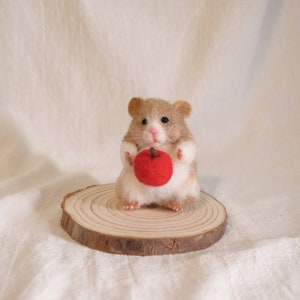 Needle Felted Pet,Felt Hamster,Gift for Hamster Enthusiasts,Felt Animal Sculpture,Hamster Ornament,Felt Hamster Deco,Animla Lover&#39;s Gift