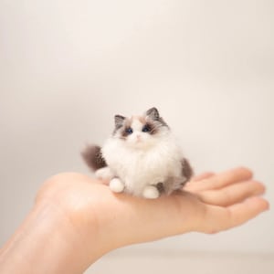 Custom Needle Felted Cat Figurine|Custom Wool Felting Cat Portrait|Needle Felted Animals|Stuffed Cat Plush Gifts for Mom Realistic Cat Plush