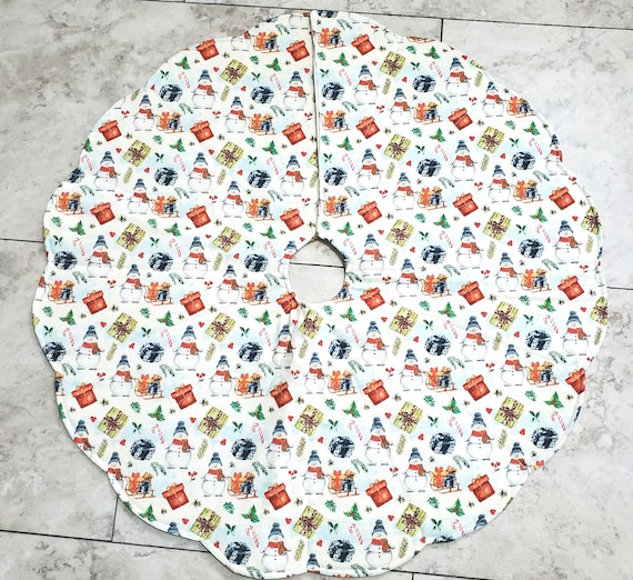 Reversible snowmen with present quilted table top tree skirt
