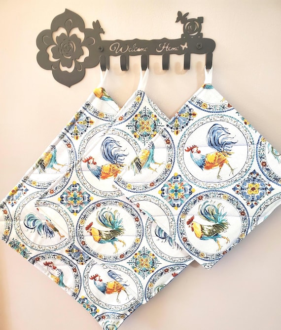 Decorative quilted rooster kitchen potholders or hot pads