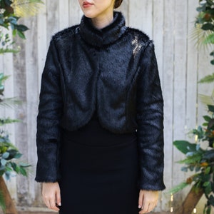Luxury Shawl Long Sleeve Button Front Fastening Elegant Woman Etol, Striking Black Fox Collar Etol, Soft PlushFeather Fur Wrap, Winter Etol
