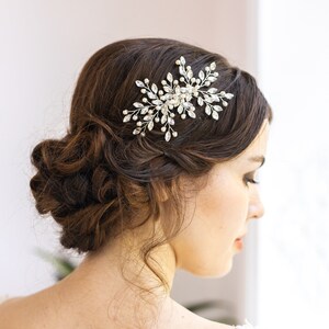 Flower Bridal Hairpin, Wedding Dress Hair Accessories, Floral Hair Accessory, Bridal Headpiece, Handmade Wedding Crystal Hair Piece