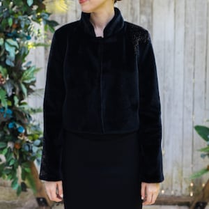 Luxury Fox Fur Long Sleeve Shawl Bridal,Striking Black Fox Collar Etol, Plush Feather Fur Wrap, Bridal Soft Plush Feather Elegant Woman Etol