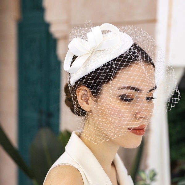 Birdcage Veil with Bow, Wedding Birdcage Veil, Wedding Hair Accessory, Bridal Headpiece, Headband with Bow, Tulle Bachelorette Accessory