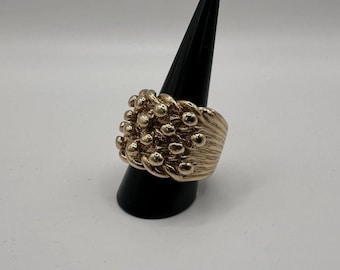 Anillo de plata de ley con baño de oro de 9 quilates - Para caballeros, fabricado en el Reino Unido.