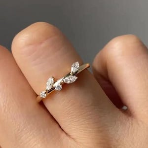 Leaf Diamond Ring 14K Gold Branch Ring Unique Nature-Inspired Engagement Ring Dainty Gold Ring for Her Botanical Jewelry Gift Proposal Ring