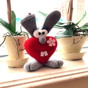 Crochet Pattern Rabbit in Eng. Heart-shaped Bunny Valentine&#39;s Day Gift.  Cute Bunny gift for lovers. Amigurumi Rabbit PDF.