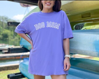 Dog Mom I White Font I Dog lover I Dog parent I Dog lover gift