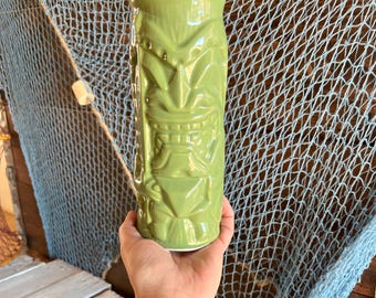 Taza Tiki Britiki – Taza Tiki de cerámica hecha a mano – Taza grande para cócteles de 590 ml – Artículos de bar Tiki británicos – Taza Tiki de colección