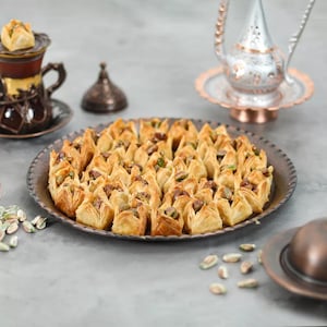 Bohca Pistachio Turkish Ottoman Palace Dessert, Baklava Gift Box, Daily and Freshly, Traditional Turkish Desserts, Turkish Delight, Homemade