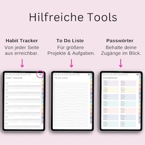 Pu&ograve; includere: Tre pagine di un planner digitale visualizzate sullo schermo di un tablet. La prima pagina &egrave; un tracker delle abitudini con una griglia di quadrati per ogni giorno del mese. La seconda pagina &egrave; una lista di cose da fare con uno spazio vuoto per scrivere le attivit&agrave;. La terza pagina &egrave; un tracker delle password con una griglia di quadrati per memorizzare nomi utente e password.