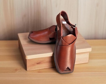 Handmade Leather Peshawari Chappal Sandals: Kaptan Style