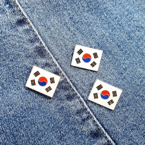 Korean Flag Metal Badge with Epoxy Finish – Taegeukgi Lapel Pin | Korea Pride, K-Drama Gift, National Symbol Pin