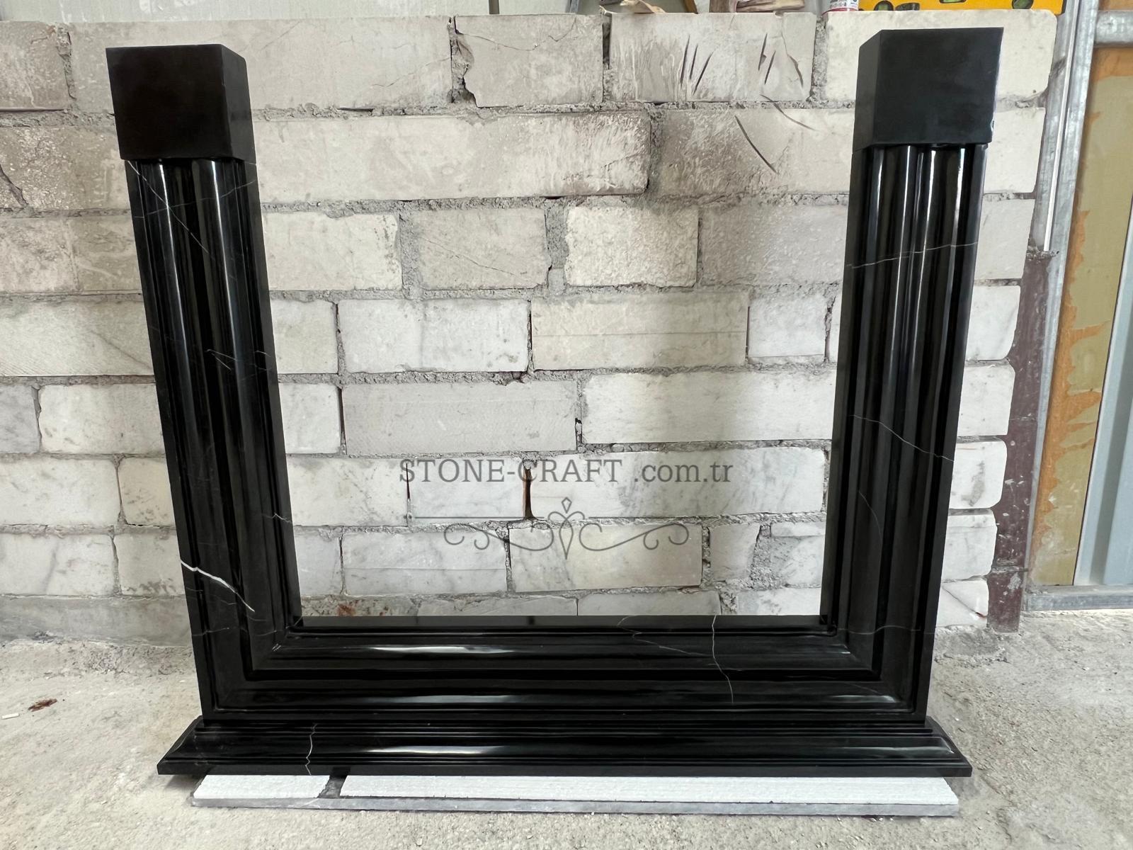 黒大理石の暖炉サラウンド：磨き上げられたモダンなマントルピース、36