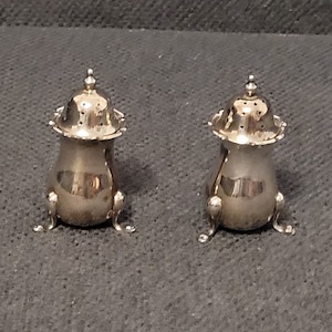 Antique Salt and pepper shakers 925 sterling silver