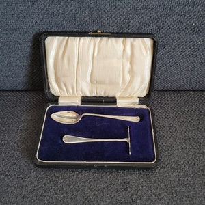 Vintage 925 sterling silver spoon set in the original box