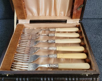 魅力的なヴィンテージの銀メッキスプーンコレクション - Etsy 日本