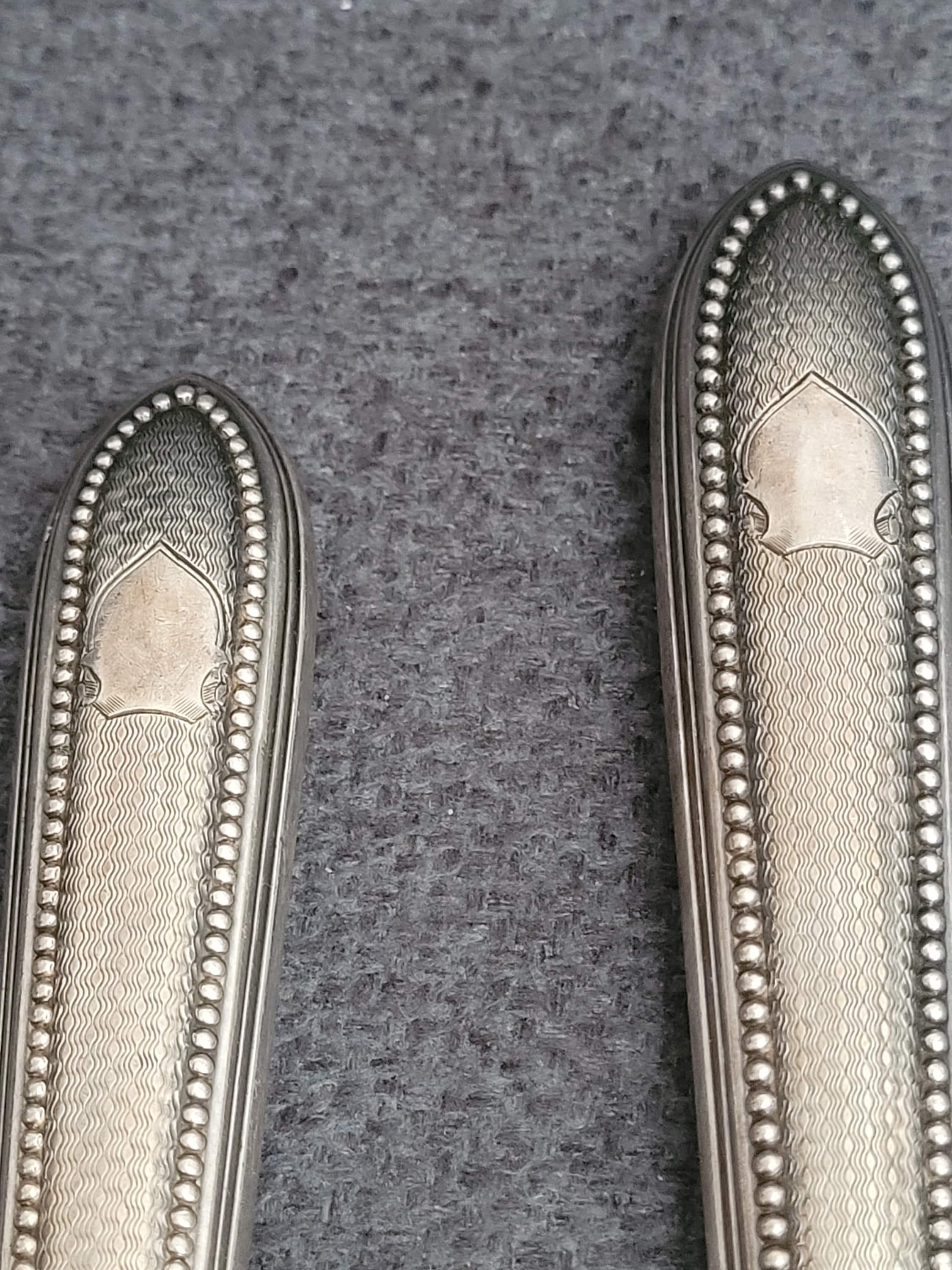 Anglo-Indien vintage grand couteau et fourchette de service en fore de
